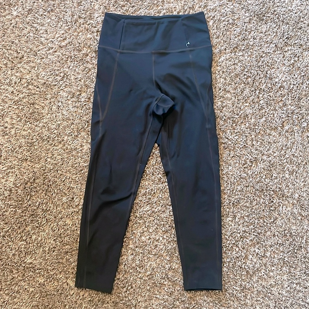 Girlfriend Collective Compressive High-Rise Leggings - Picture 2 of 5